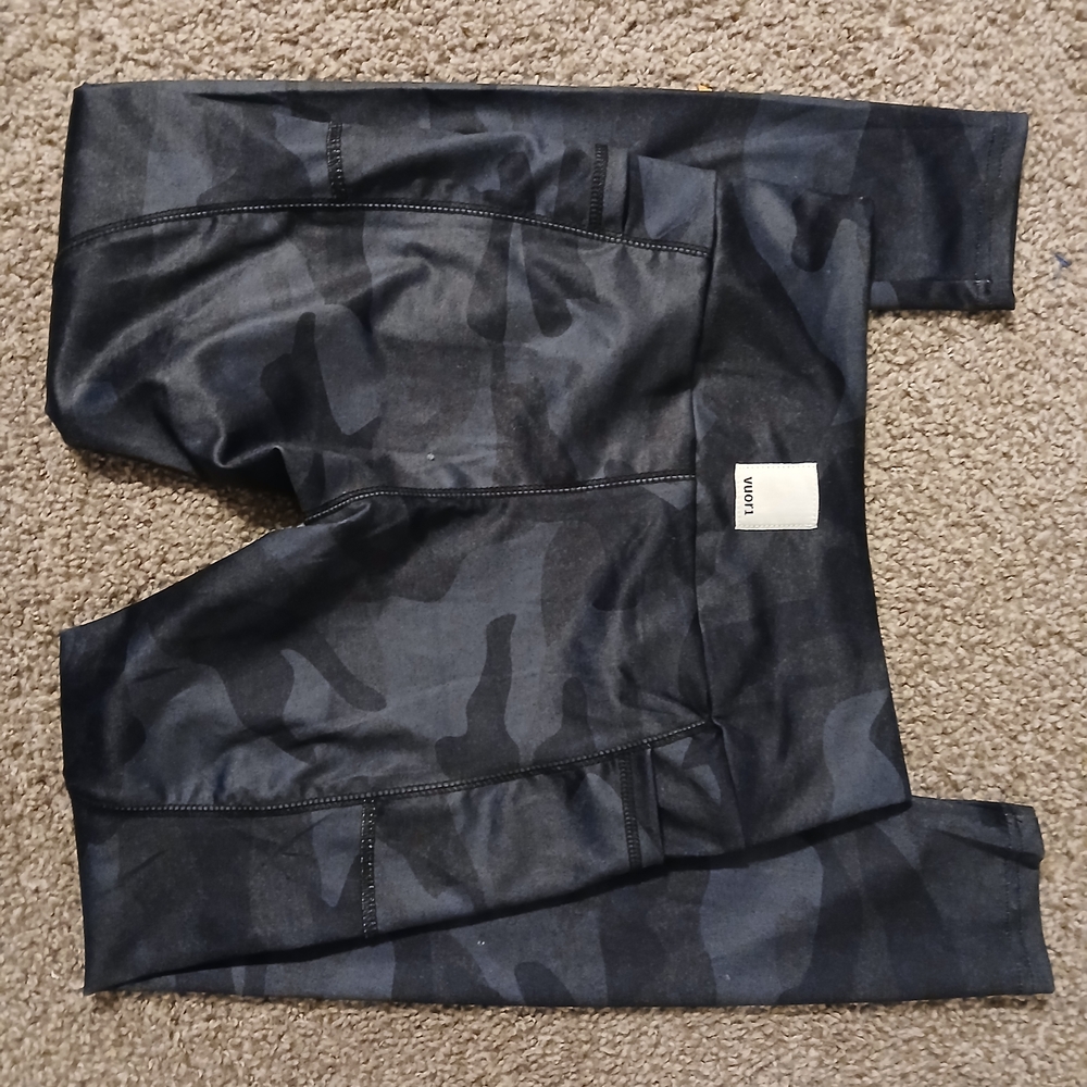 Vuori Black & Charcoal Camo Leggings